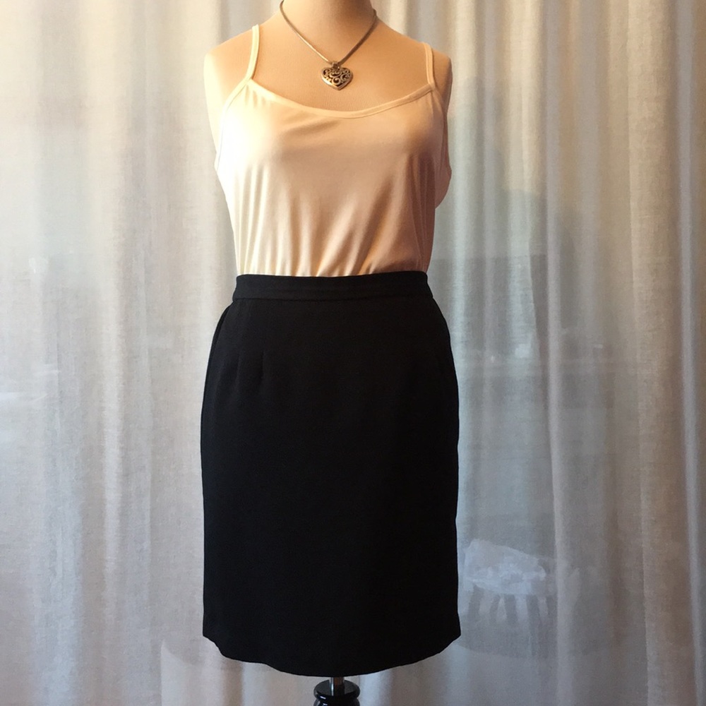 Laura Scott back pencil skirt